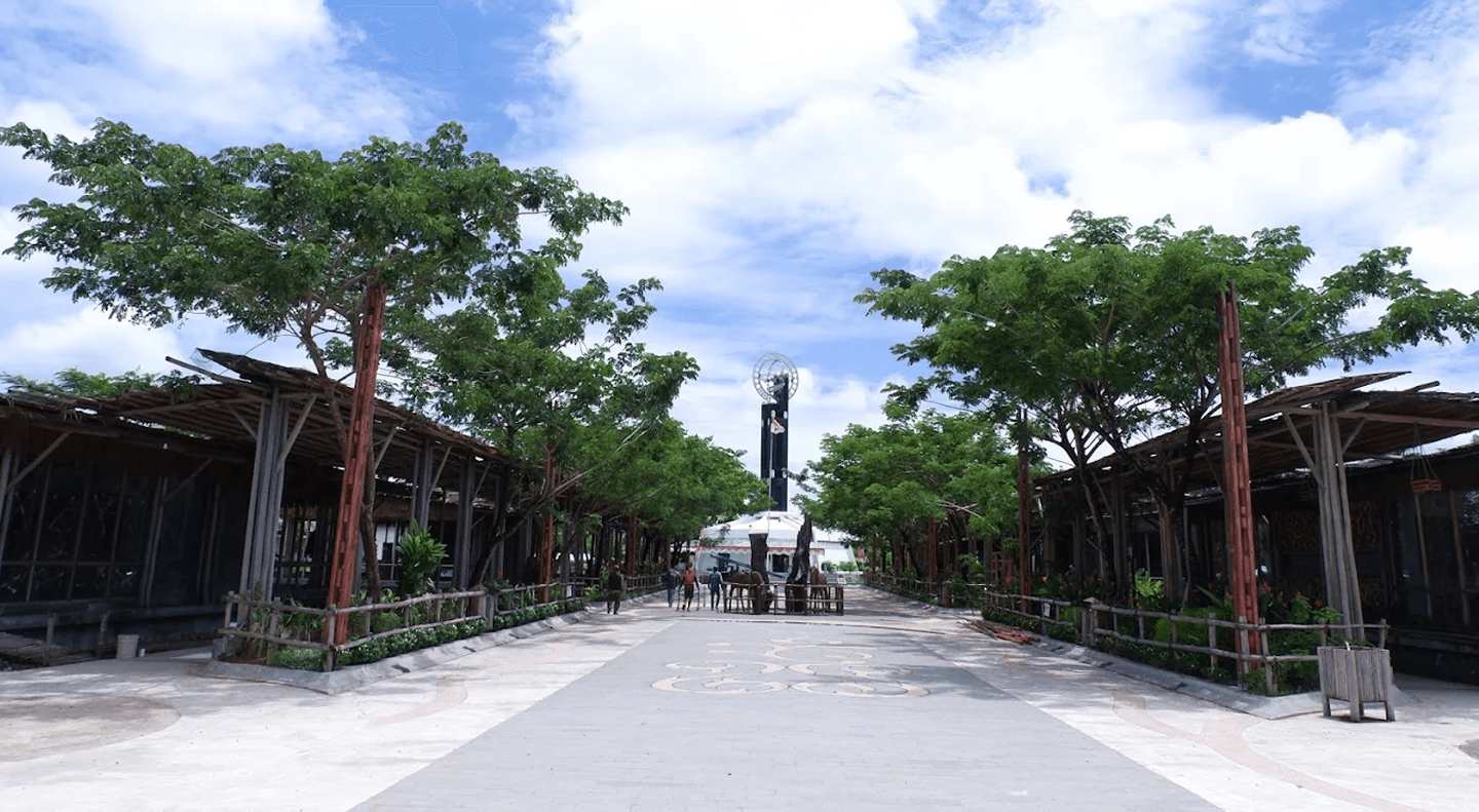 Kawasan Wisata Tugu Khatulistiwa Pontianak Utara